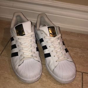Women’s adidas superstar’s